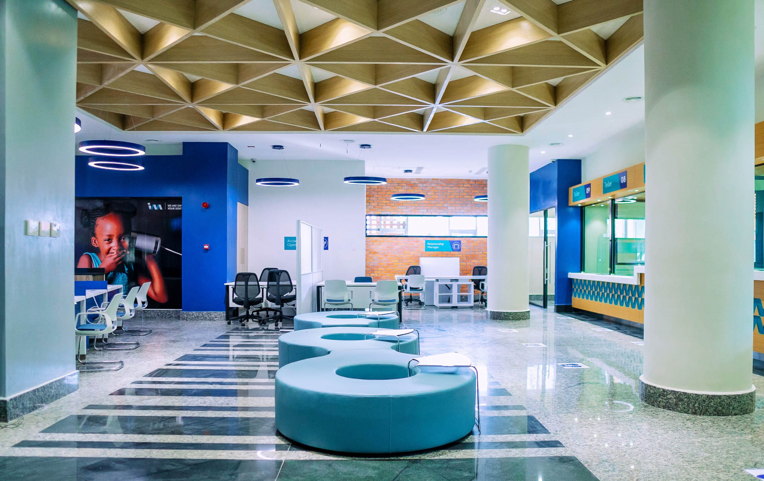 IM INTERIOR INTERIOR BANK HALL