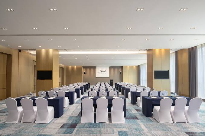 The pillarless Ballroom, seating up to 505 guests for grand events