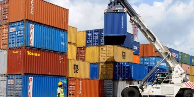 KRA Raises Minimum Customs Benchmark for Consolidated Cargo to KSh 3.2 Million 14 Mombasa Port containers August